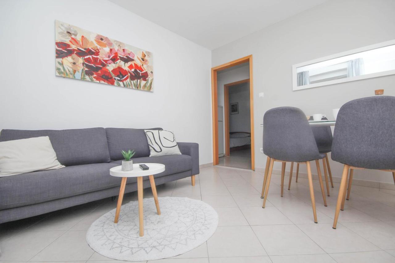 Family Petrov Apartments Vodice Extérieur photo