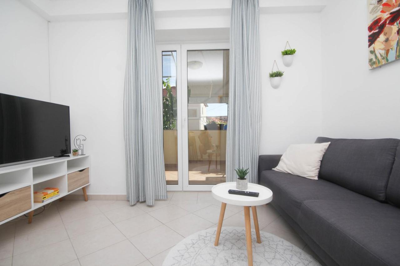 Family Petrov Apartments Vodice Extérieur photo