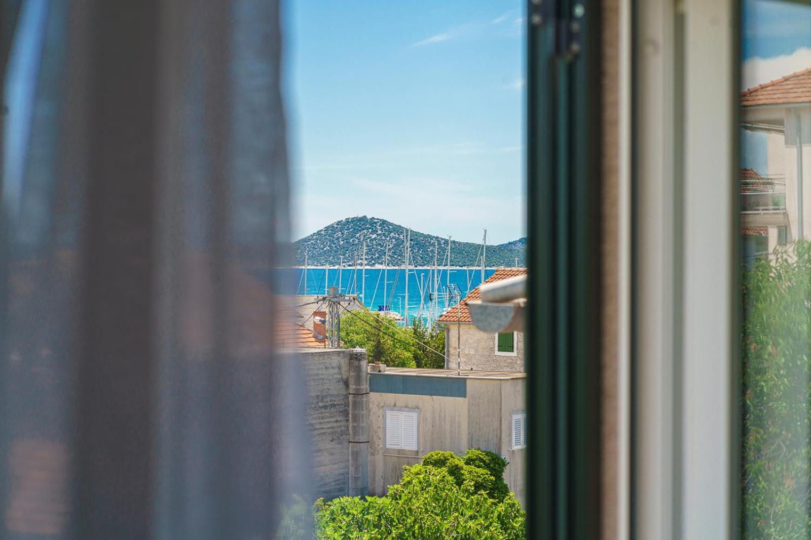 Family Petrov Apartments Vodice Extérieur photo