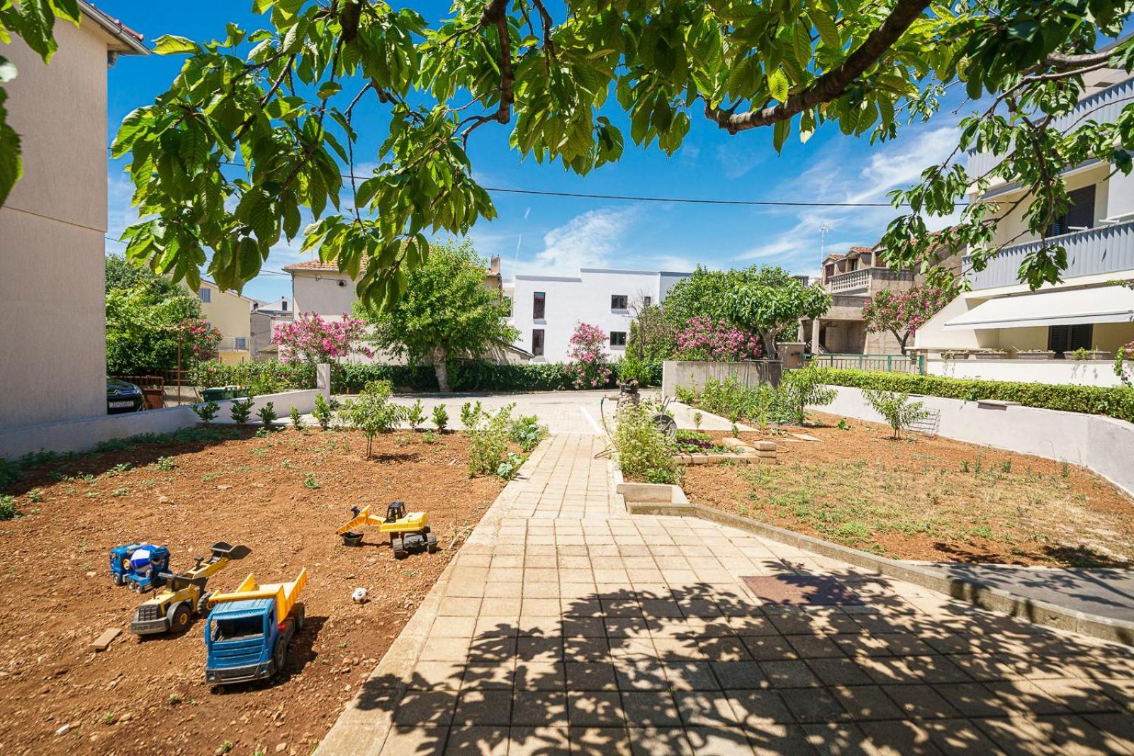 Family Petrov Apartments Vodice Extérieur photo