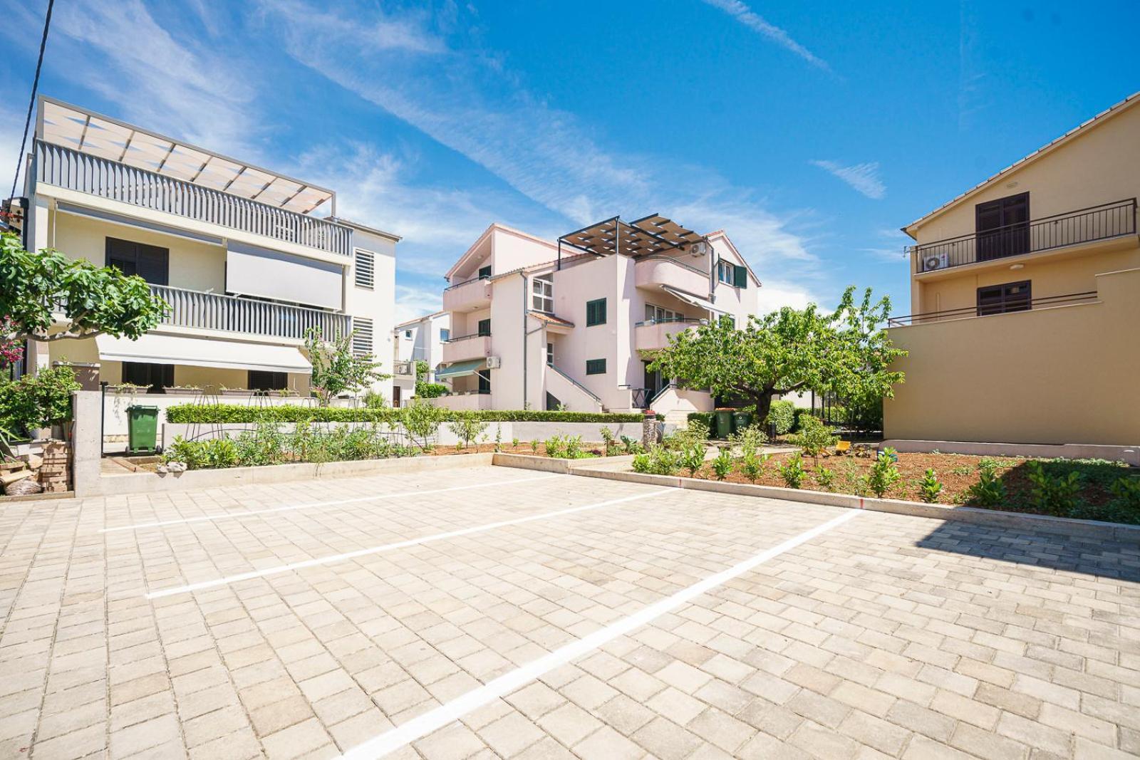 Family Petrov Apartments Vodice Extérieur photo