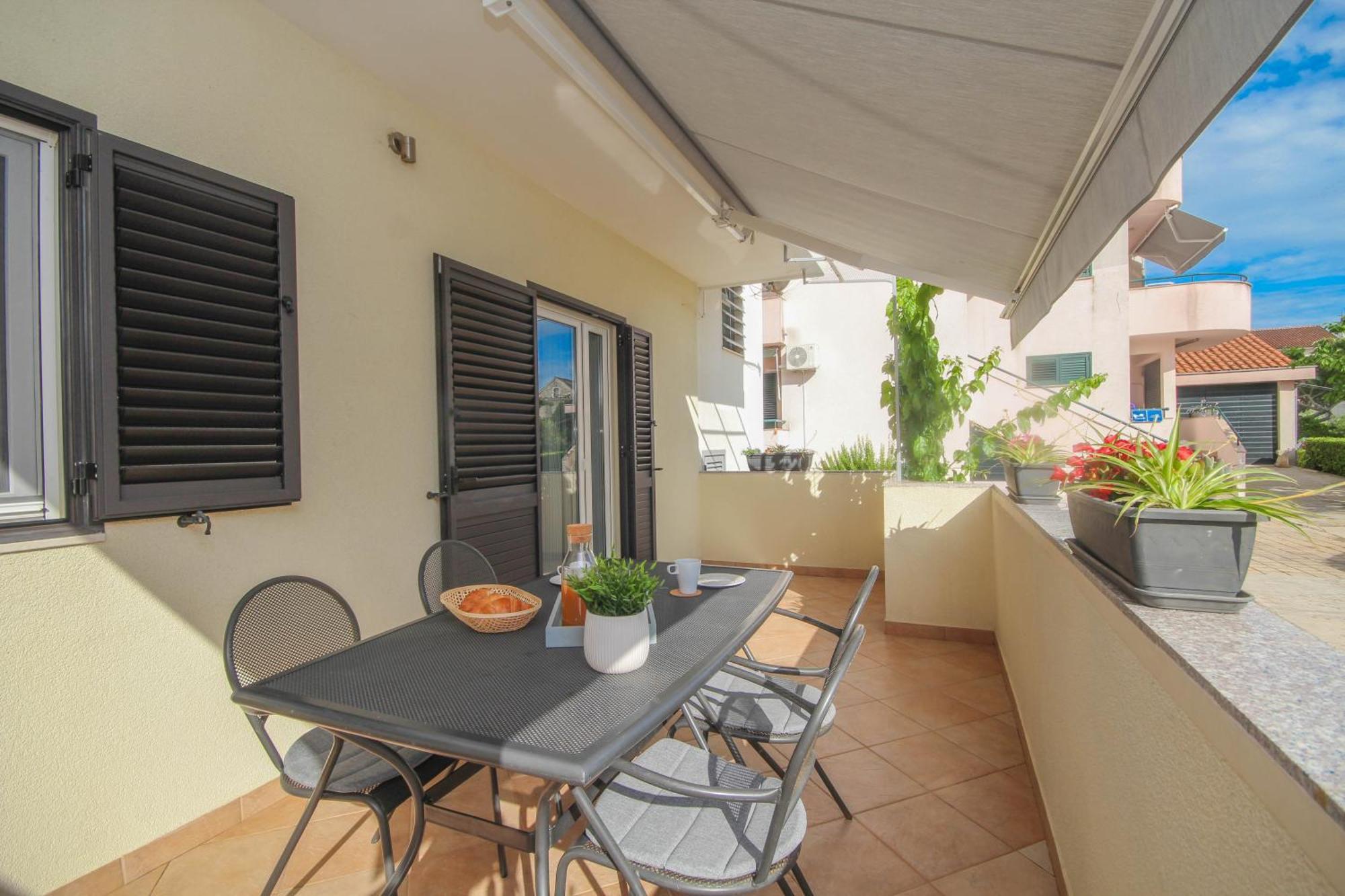 Family Petrov Apartments Vodice Chambre photo